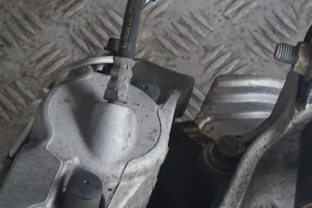 N54 Front Left N/S Spring Strut Leg Suspension Hub to BMW 3 Series E92 335i with Part number 6786003 BMW 3 Series E92 335i N54 Front Left N/S Spring Strut Leg Suspension Hub - SKU 6786003 - Part number 6786003