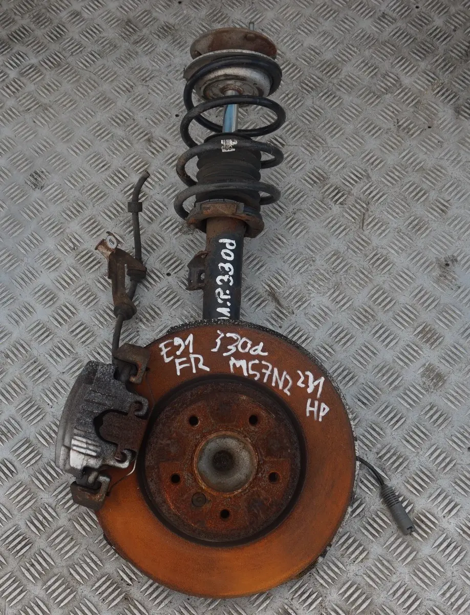 M57N2 delantero derecho resorte puntal freno suspensión pierna cubo para BMW E91 330d con número de pieza 6786013 BMW E91 330d M57N2 delantero derecho resorte puntal freno suspensión pierna cubo - SKU 6786014-3 - Número de pieza 6786013