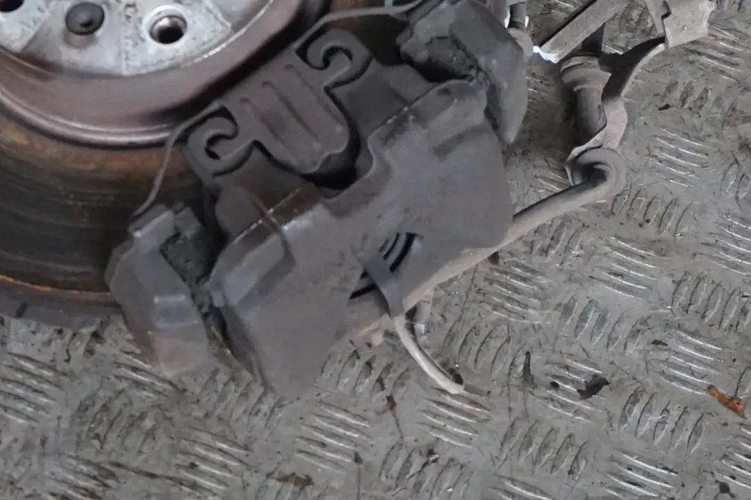 BMW E91 318d N47N M Sport Delantero Izquierdo Muelle Strut Suspension Pierna - SKU 6786015-1 - Número de pieza 6786015