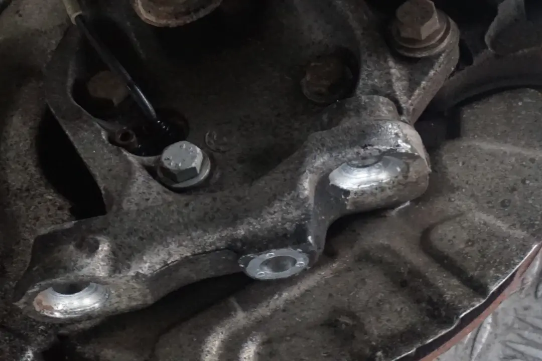 BMW 3 Series E91 330d M57N2 M Sport Front Right O/S Spring Strut Suspension Leg - SKU 6786016 - Part number 6786016