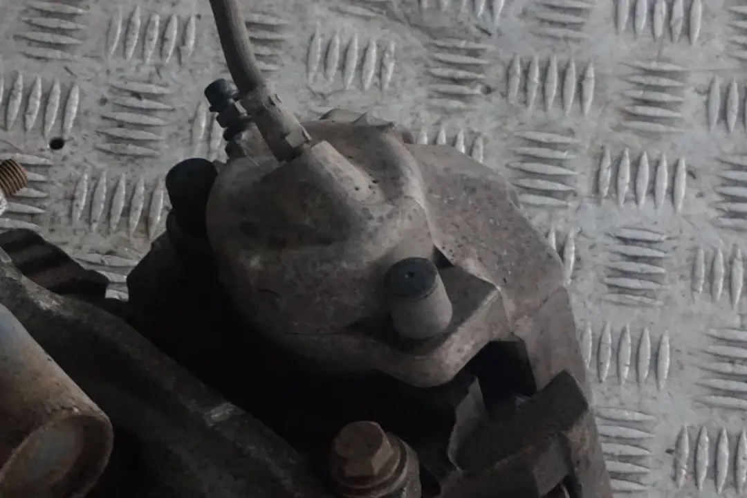 BMW E91 320d N47N Amortyzator zwrotnica sport - SKU 6786016 - Numer Części 6786016