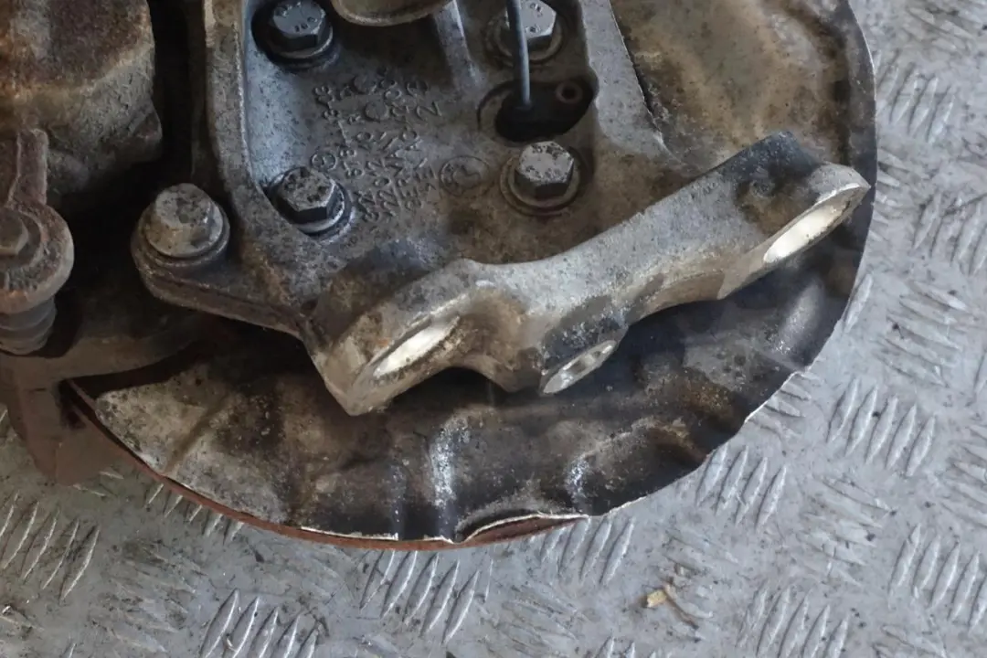 BMW 1 er E87 LCI 118d N47 Stoßdämpfer Federbein vorn links Schwenklager Bremss - SKU 6786017-8 - Teilenummer 6786017