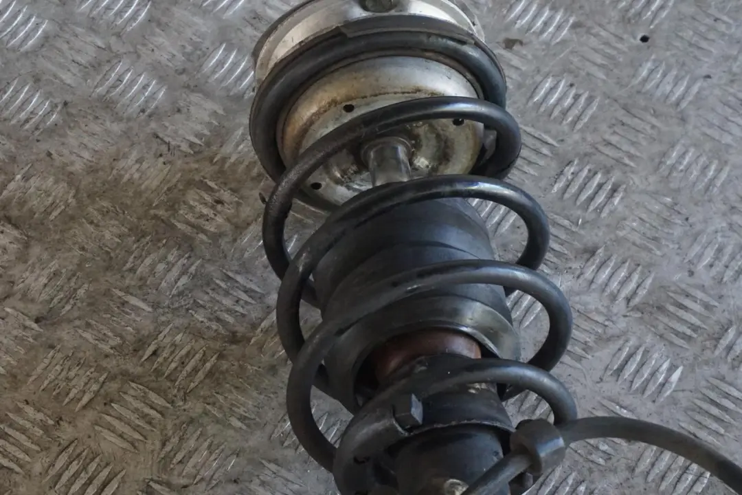 N47 Stoßdämpfer Federbein vorn links Schwenklager Bremss für BMW 1 er E87 LCI 118d mit Teilenummer 6786017 BMW 1 er E87 LCI 118d N47 Stoßdämpfer Federbein vorn links Schwenklager Bremss - SKU 6786017-8 - Teilenummer 6786017