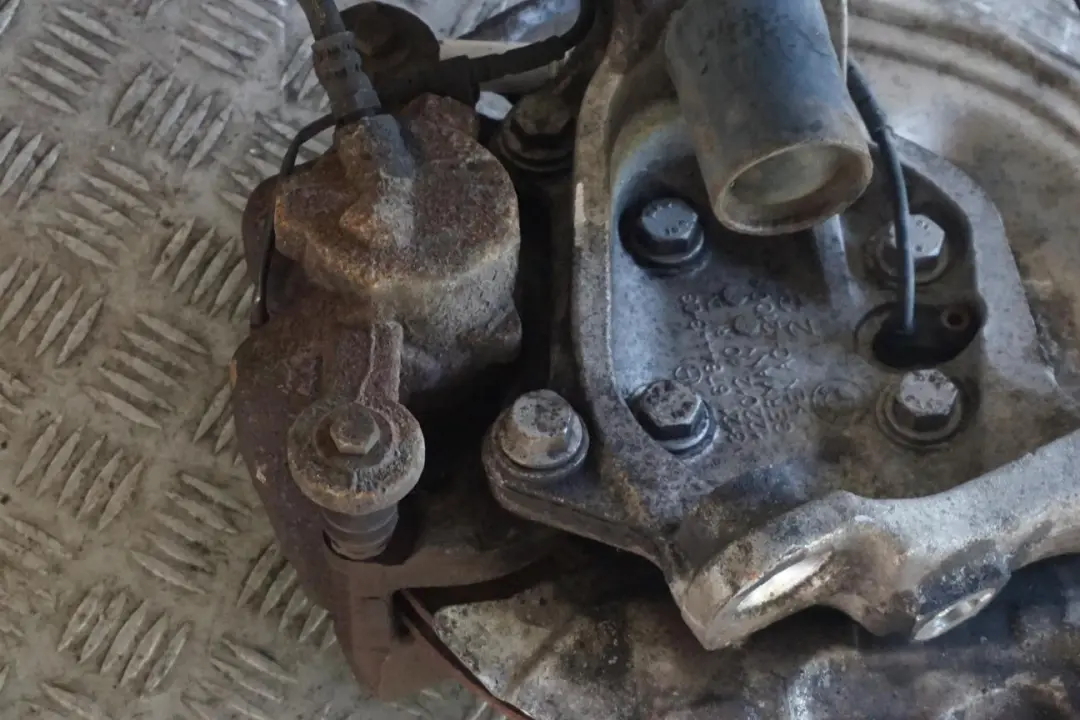 N47 Amortisseur avant Gauche Pivotement Bremss pour BMW E87 LCI 118d à propos du numéro de pièce 6786017 BMW E87 LCI 118d N47 Amortisseur avant Gauche Pivotement Bremss - SKU 6786017-8 - Numéro de pièce 6786017