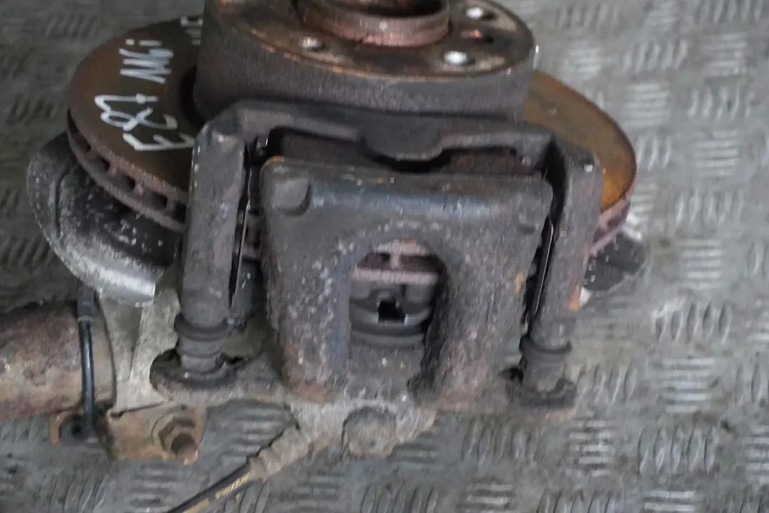 BMW E87 116i N45 Delantero Derecho Muelle Strut Freno Pinza Suspensión Eje - SKU 6786018-2 - Número de pieza 6786018