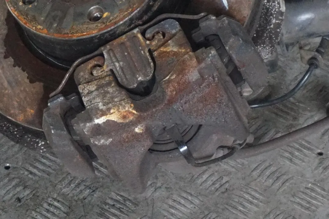 N43 170PS Set Stoßdämpfer Federbein Schwenklager Vorne Links für BMW 1 er E82 120i mit Teilenummer 6786021 BMW 1 er E82 120i N43 170PS Set Stoßdämpfer Federbein Schwenklager Vorne Links - SKU 6786021-6 - Teilenummer 6786021