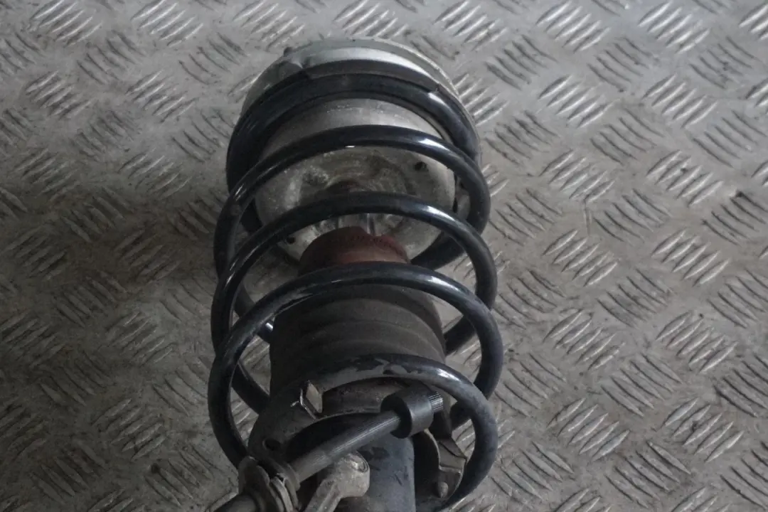 BMW 1 Series E82 120i N43 Front Left N/S Spring Strut Brake Suspension Leg Hub - SKU 6786021-6 - Part number 6786021