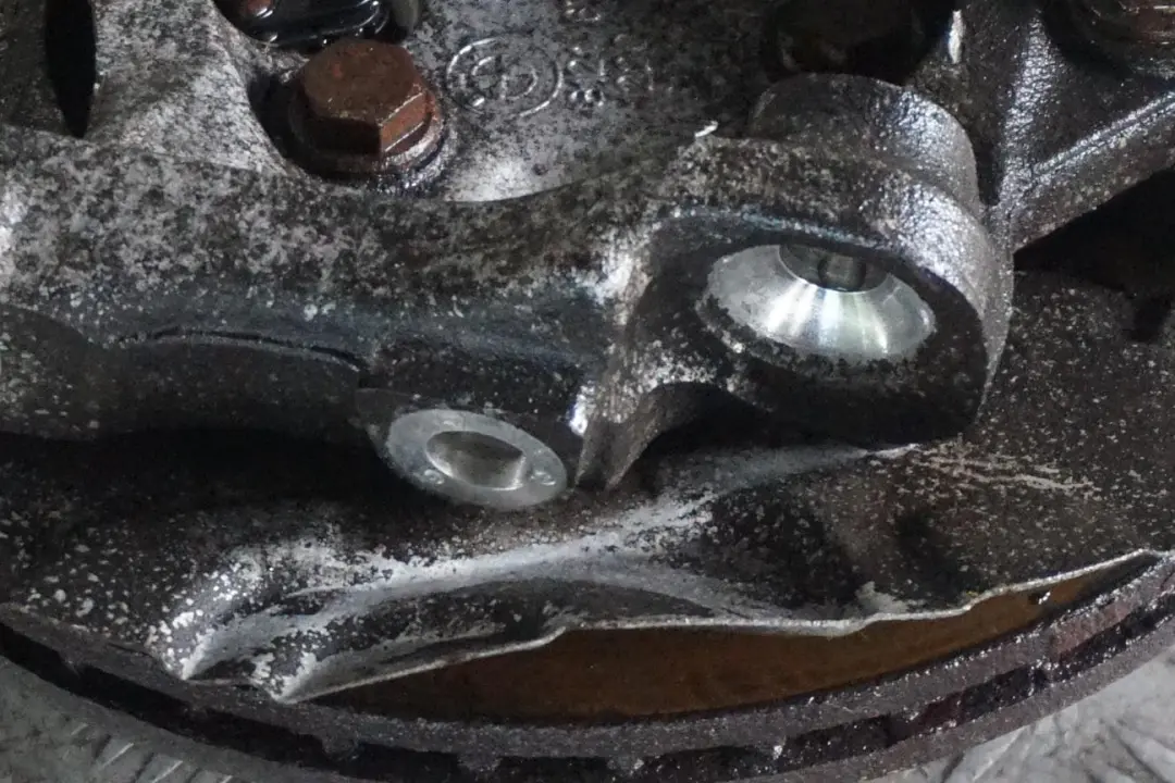BMW E82 118d N47 Delantero Derecho Muelle Strut Freno Suspensión Pierna Cubo - SKU 6786022-3 - Número de pieza 6786022