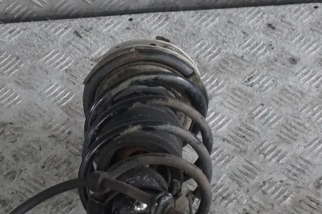 N47 Sport Delantero Derecho Muelle Strut Freno Suspension Pata Buje para BMW E81 118d con número de pieza 6786023 BMW E81 118d N47 Sport Delantero Derecho Muelle Strut Freno Suspension Pata Buje - SKU 6786024-2 - Número de pieza 6786023