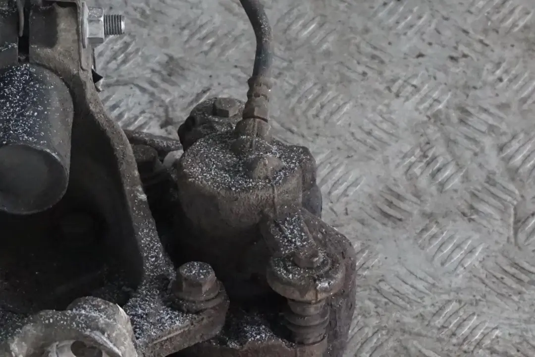 N47 Sport Delantero Derecho Muelle Strut Freno Suspension Pata Buje para BMW E81 118d con número de pieza 6786023 BMW E81 118d N47 Sport Delantero Derecho Muelle Strut Freno Suspension Pata Buje - SKU 6786024-2 - Número de pieza 6786023