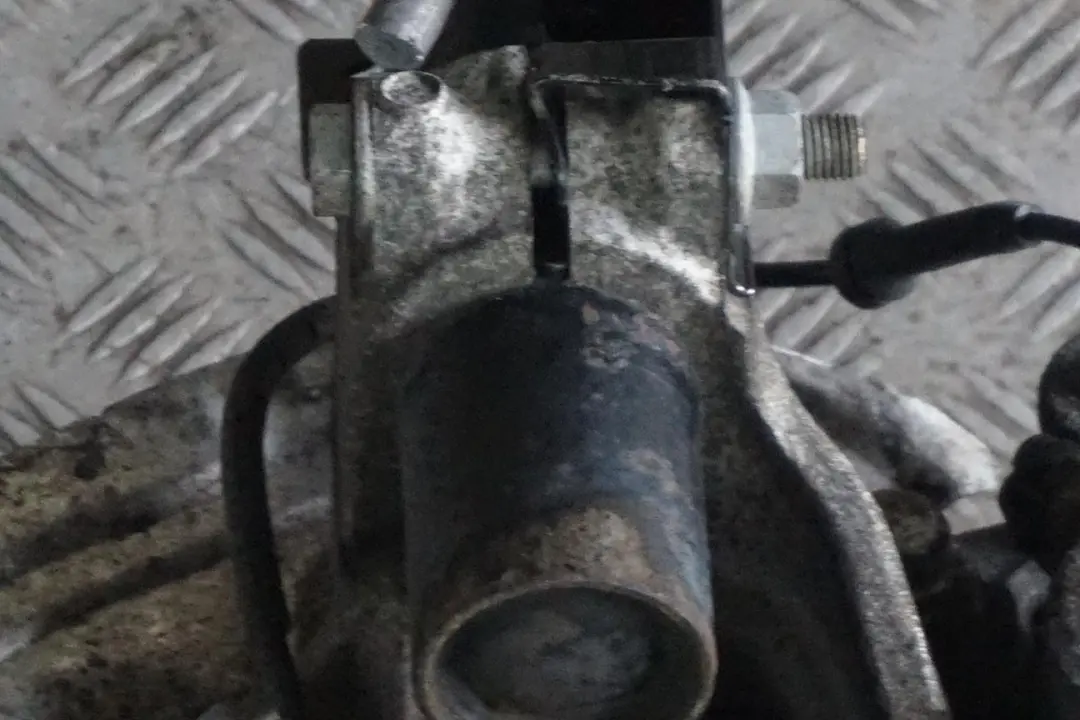 BMW E88 118i N43 M Sport Delantero Derecho Muelle Pata Suspensión Freno Buje - SKU 6786028-1 - Número de pieza 6786028