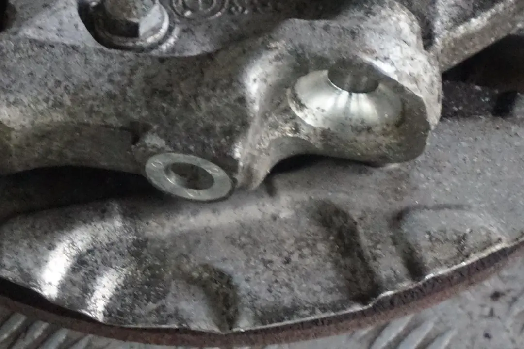 N43 143PS M Sport Molla Sospensioni Cuscinetto Perno Ant. Destra per BMW E88 118i con numero di parte 6786028 BMW E88 118i N43 143PS M Sport Molla Sospensioni Cuscinetto Perno Ant. Destra - SKU 6786028-1 - Numero di parte 6786028