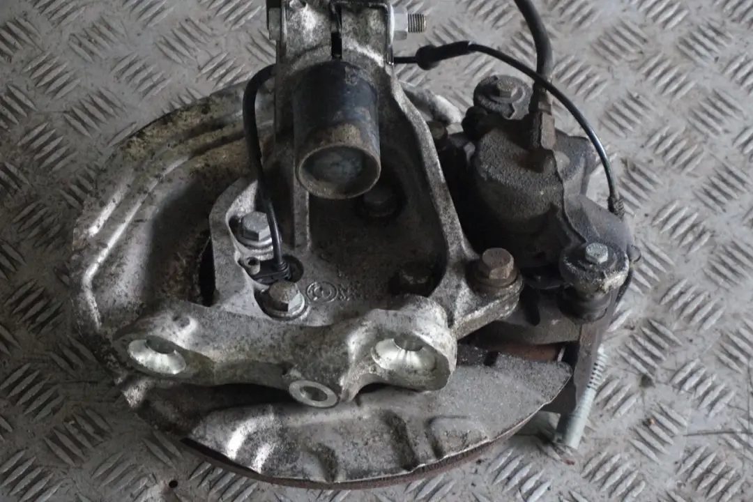 N43 M Sport Delantero Derecho Muelle Pata Suspensión Freno Buje para BMW E88 118i con número de pieza 6786028 BMW E88 118i N43 M Sport Delantero Derecho Muelle Pata Suspensión Freno Buje - SKU 6786028-1 - Número de pieza 6786028