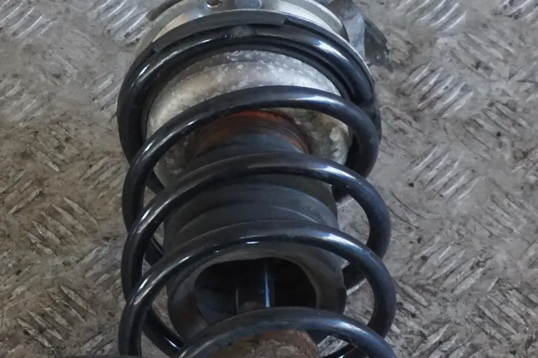 BMW E88 118d N47 143PS M Sport Molla Sospensioni Cuscinetto Perno Ant. Destra - SKU 6786028-2 - Numero di parte 6786028