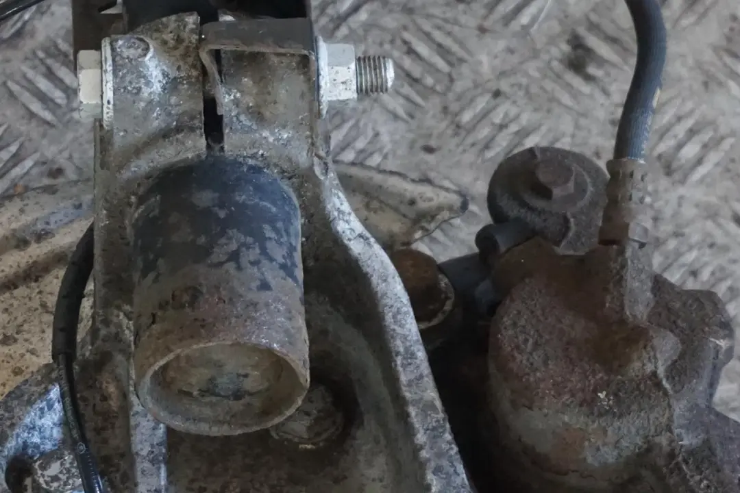 N47 Amortyzator zwrotnica prawa SPORT do BMW E88 118i o numerze 6786028 BMW E88 118i N47 Amortyzator zwrotnica prawa SPORT - SKU 6786028-2 - Numer Części 6786028