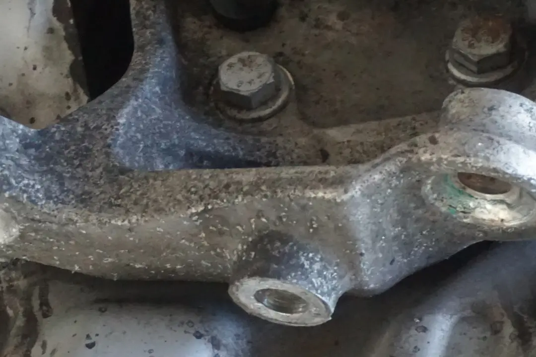 M57N2 Amortyzator zwrotnica prawa do BMW E66 730Ld o numerze 6786532 BMW E66 730Ld M57N2 Amortyzator zwrotnica prawa - SKU 6786532 - Numer Części 6786532