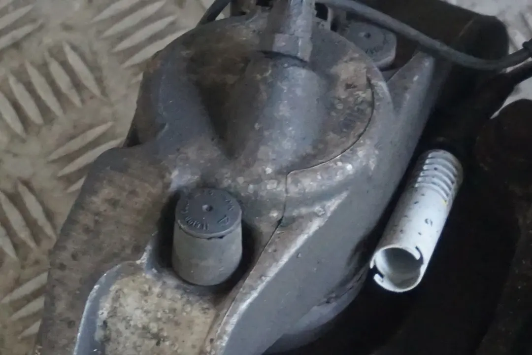 N62 333PS Stoßdämpfer Federbein vorn links Schwenklager für BMW 7 er E65 745i mit Teilenummer 6786533 BMW 7 er E65 745i N62 333PS Stoßdämpfer Federbein vorn links Schwenklager - SKU 6786533 - Teilenummer 6786533