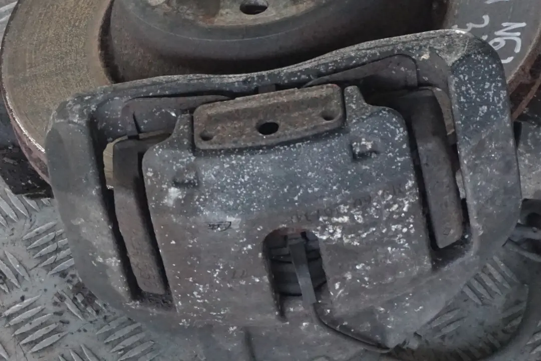 N62 333PS Stoßdämpfer Federbein vorn links Schwenklager für BMW 7 er E65 745i mit Teilenummer 6786533 BMW 7 er E65 745i N62 333PS Stoßdämpfer Federbein vorn links Schwenklager - SKU 6786533 - Teilenummer 6786533