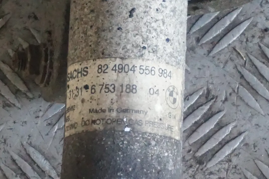 N62 333PS Stoßdämpfer Federbein vorn rechts Schwenklager für BMW 7 er E65 745i mit Teilenummer 6786534 BMW 7 er E65 745i N62 333PS Stoßdämpfer Federbein vorn rechts Schwenklager - SKU 6786534 - Teilenummer 6786534