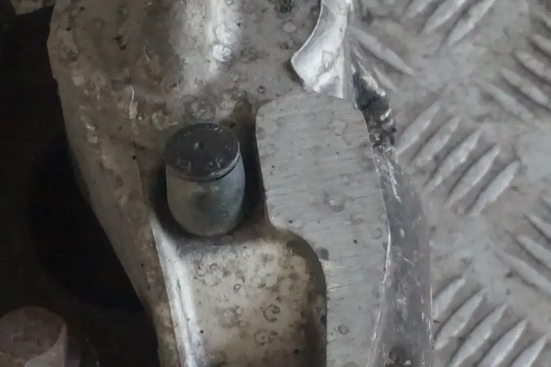 N62 333PS Amortisseur Avant Droite Pivotement pour BMW 7 E65 745i à propos du numéro de pièce 6786534 BMW 7 E65 745i N62 333PS Amortisseur Avant Droite Pivotement - SKU 6786534 - Numéro de pièce 6786534