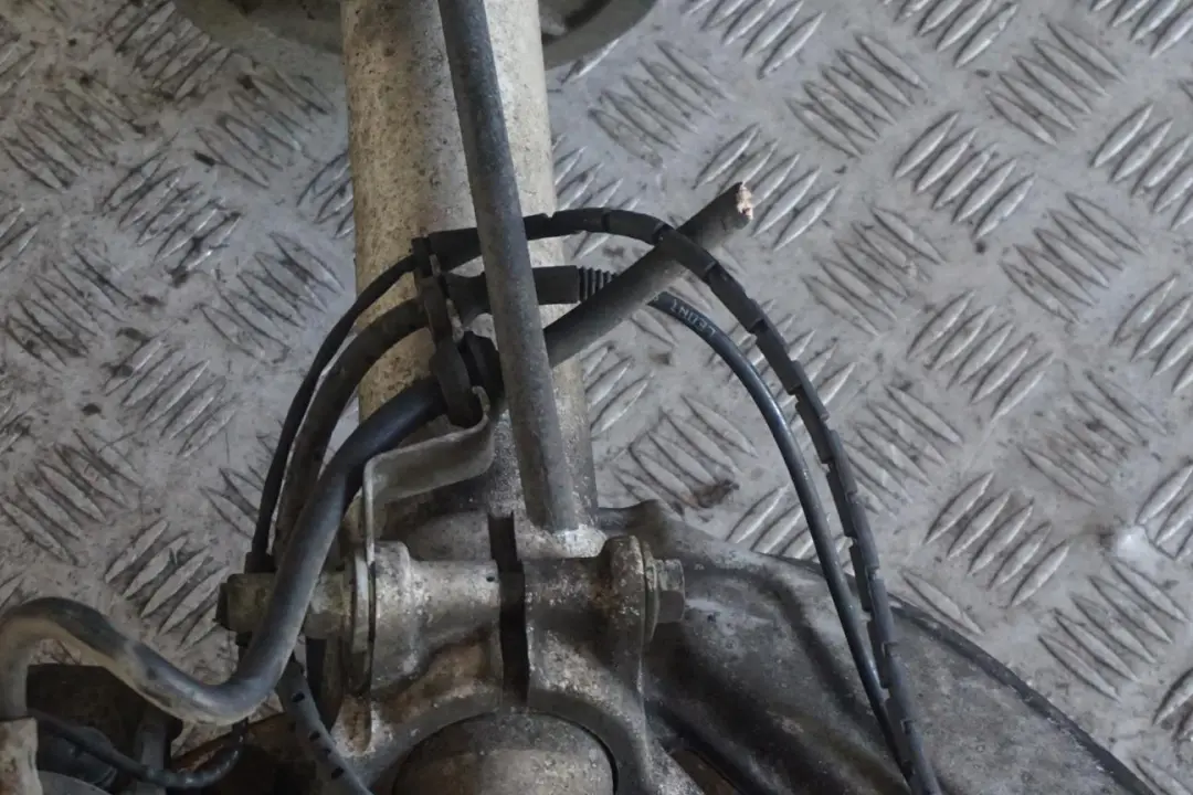 730i M54 231PS Stoßdämpfer Federbein vorn links Schwenklager für BMW 7 er E65 mit Teilenummer 6786537 BMW 7 er E65 730i M54 231PS Stoßdämpfer Federbein vorn links Schwenklager - SKU 6786537 - Teilenummer 6786537