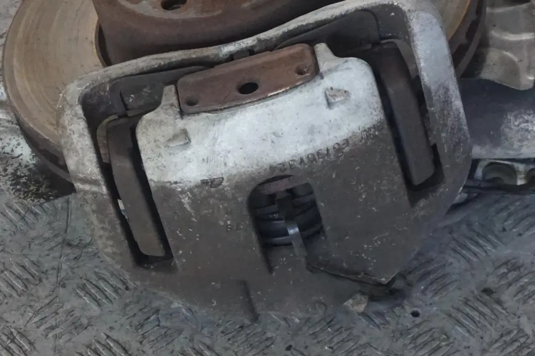 730i M54 231PS Stoßdämpfer Federbein vorn links Schwenklager für BMW 7 er E65 mit Teilenummer 6786537 BMW 7 er E65 730i M54 231PS Stoßdämpfer Federbein vorn links Schwenklager - SKU 6786537 - Teilenummer 6786537