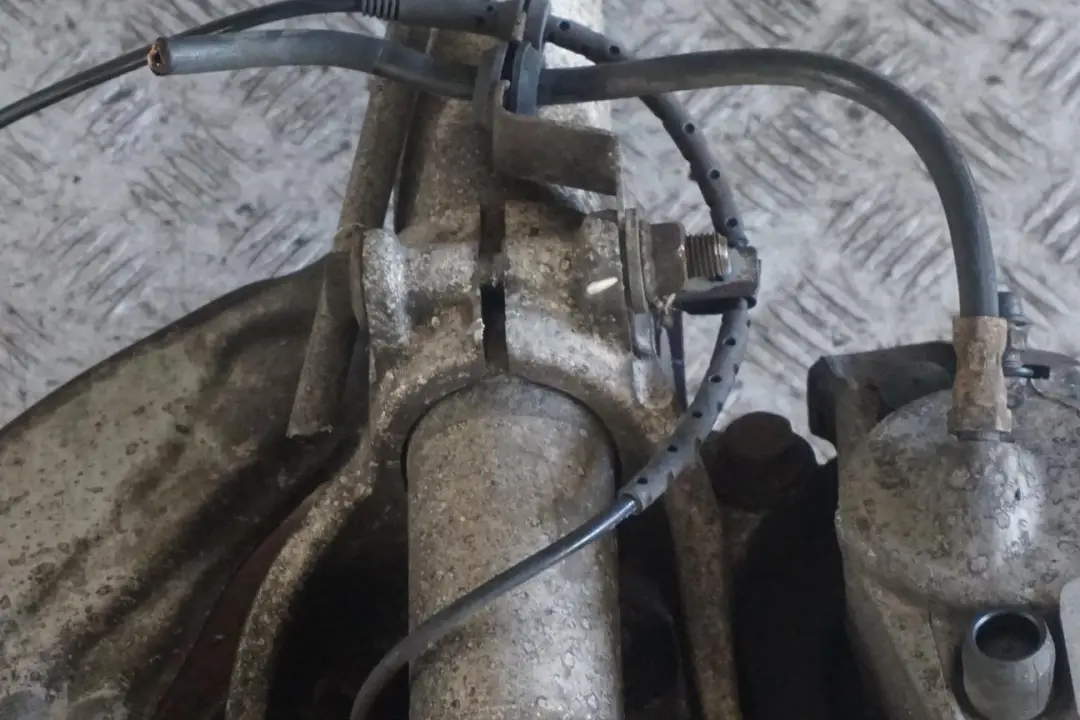 730i M54 Sport Front Right O/S Leg Brake Disc Suspension Carrier to BMW 7 E65 with Part number 6786538 BMW 7 E65 730i M54 Sport Front Right O/S Leg Brake Disc Suspension Carrier - SKU 6786538-1 - Part number 6786538