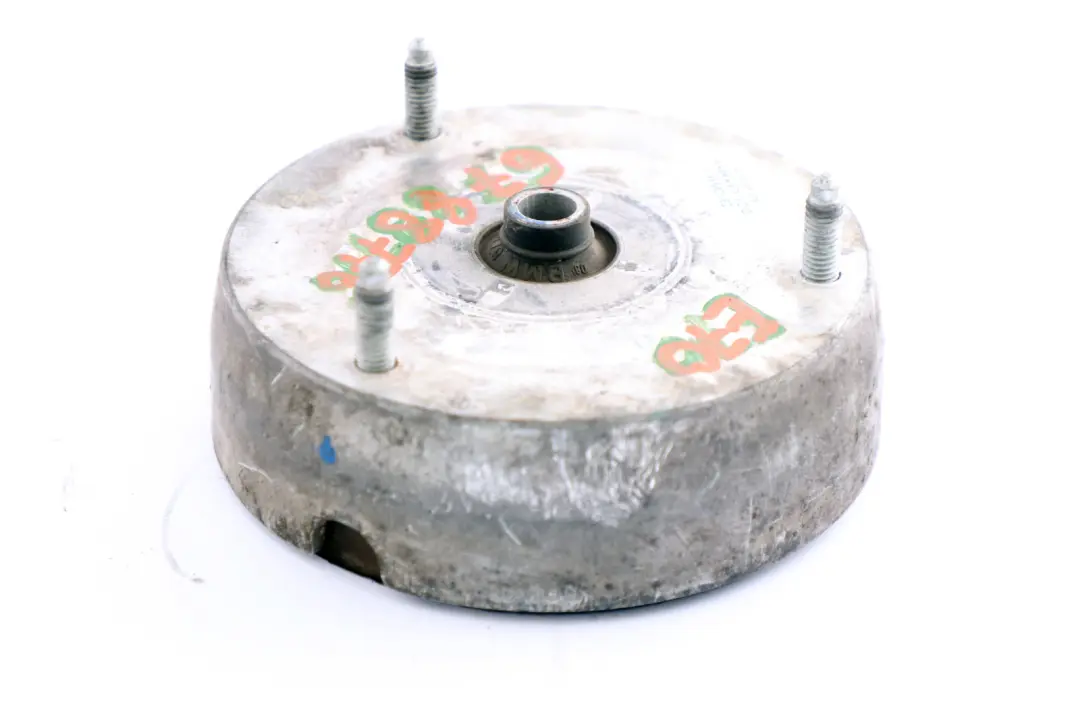 Wspornik Łożysko Amortyzatora do BMW X5 X6 E70 E71 o numerze 6788776 BMW X5 X6 E70 E71 Wspornik Łożysko Amortyzatora - SKU 6788776 - Numer Części 6788776