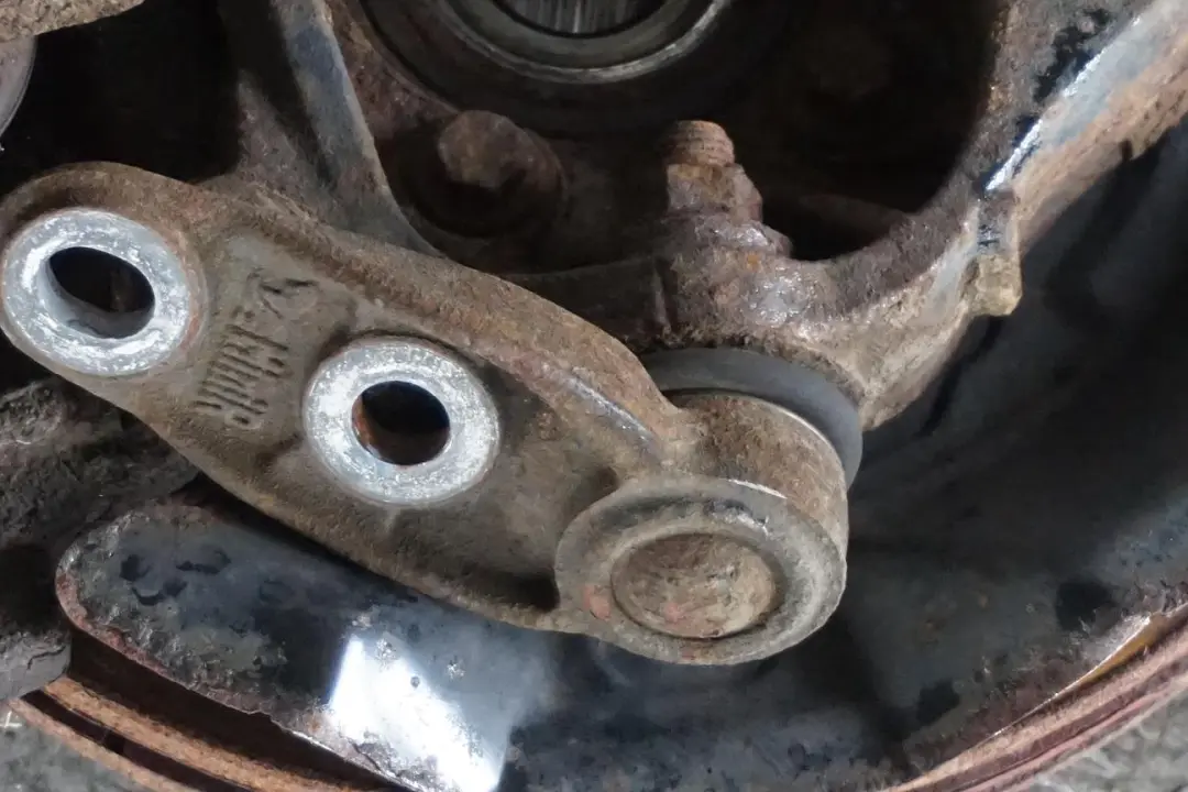 Amortyzator zwrotnica lewy N14 do MINI R57 Cabrio S o numerze 6789553 MINI R57 Cabrio S Amortyzator zwrotnica lewy N14 - SKU 6789553-1 - Numer Części 6789553