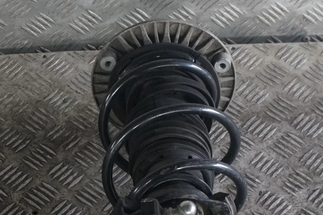 BMW F20 118d N47N M Sport Front Right O/S Suspension Leg Spring Strut Hub - SKU 6791575-2 - Part number 6791575
