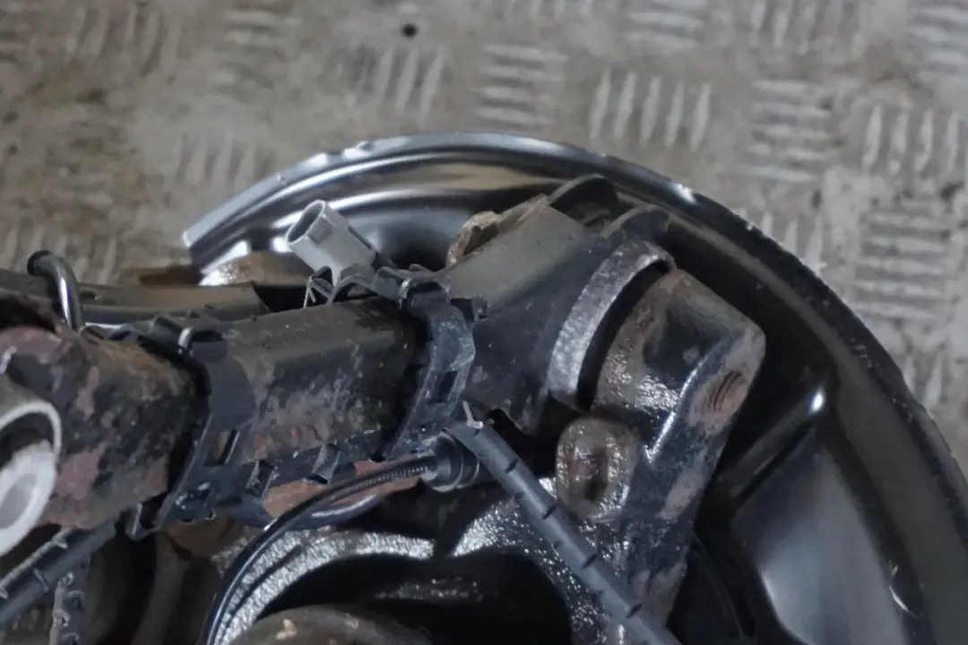 trasera derecha O / S Suspension Pierna Eje Freno Disco Hub para BMW F20 116i N13 con número de pieza 6791586 BMW F20 116i N13 trasera derecha O / S Suspension Pierna Eje Freno Disco Hub - SKU 6791586-2 - Número de pieza 6791586