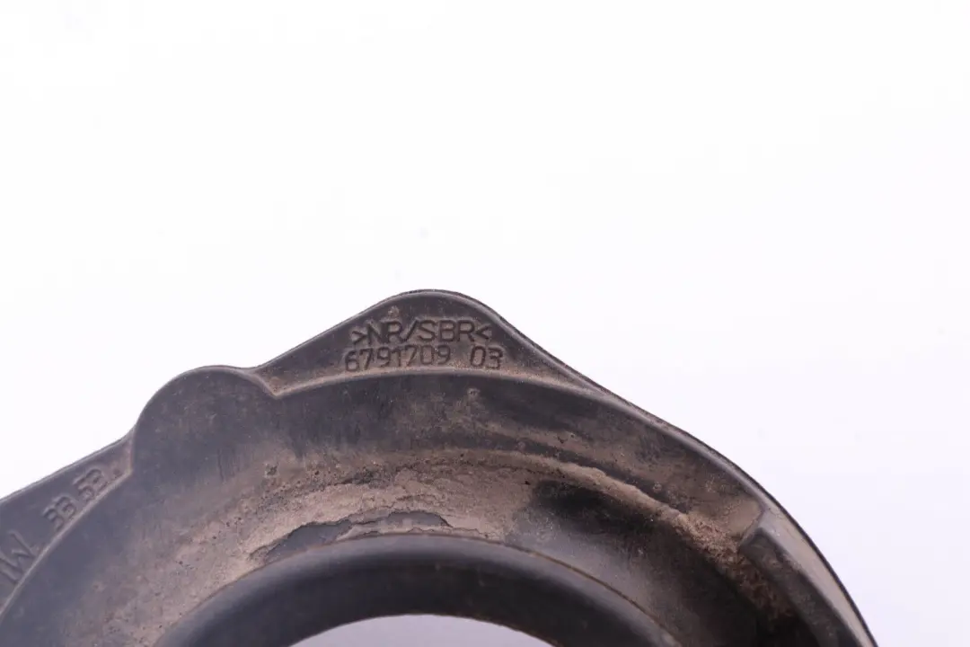 Guma Podkładka Sprężyny do BMW F20 F21 F30 F31 F32 o numerze 6791709 BMW F20 F21 F30 F31 F32 Guma Podkładka Sprężyny - SKU 6791709 - Numer Części 6791709