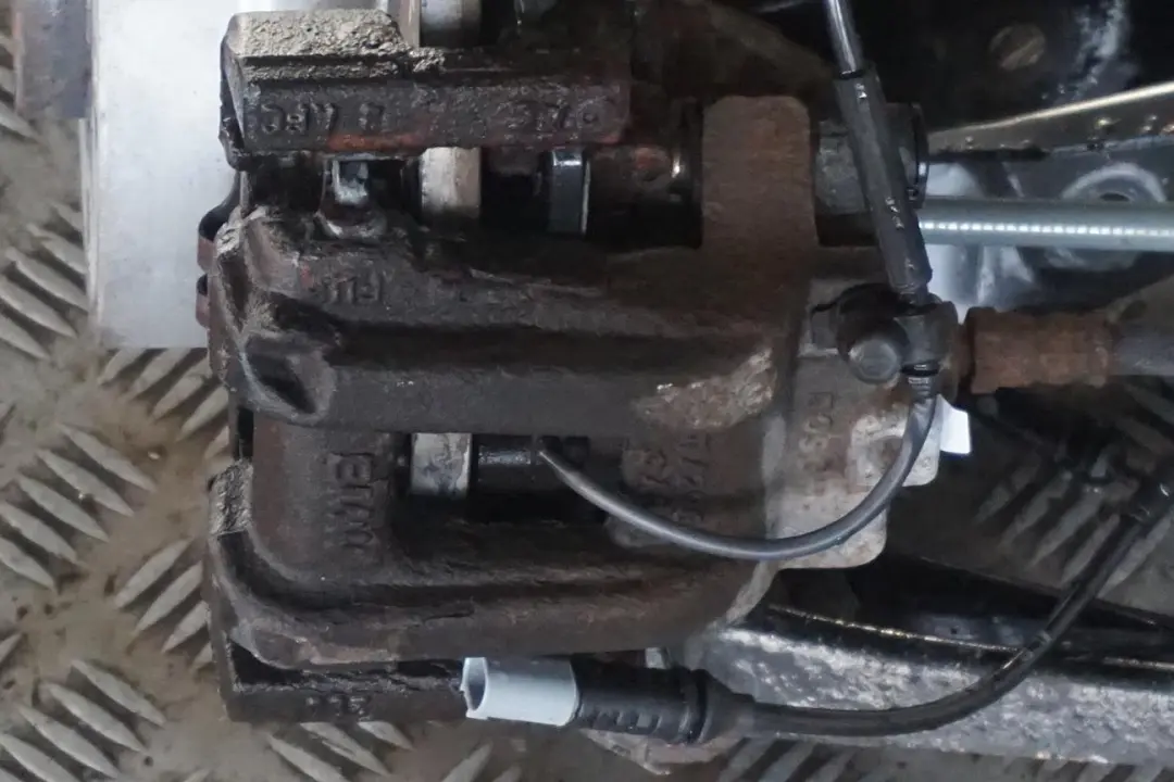 136PS Federbein Radträger Schwenklager Hinten Rechts für BMW 1 er F20 116i N13 mit Teilenummer 6792516 BMW 1 er F20 116i N13 136PS Federbein Radträger Schwenklager Hinten Rechts - SKU 6792516-1 - Teilenummer 6792516