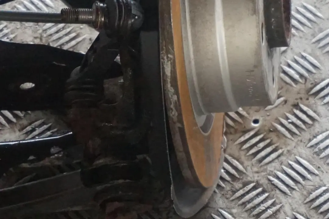 BMW F20 116i N13 Trasero Derecho O / S Pierna Suspension Eje Freno Disco Hub Set - SKU 6792516-1 - Número de pieza 6792516