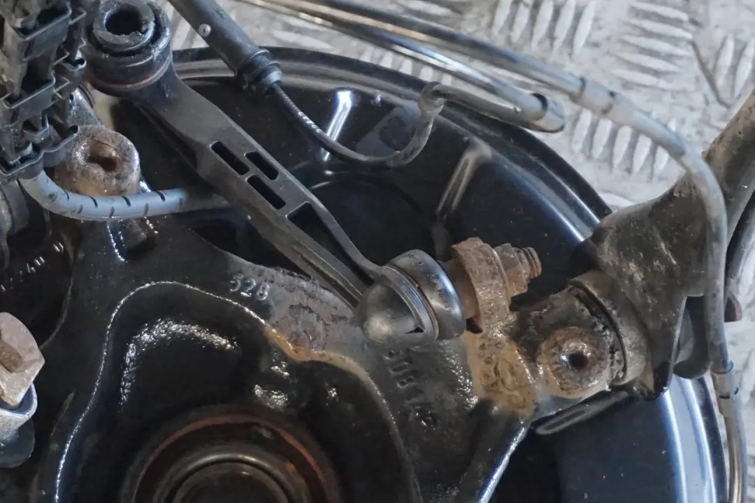 N47N Rear Right O/S Leg Suspension Axle Brake Disc Hub Set to BMW 1 Series F22 218d with Part number 6792516 BMW 1 Series F22 218d N47N Rear Right O/S Leg Suspension Axle Brake Disc Hub Set - SKU 6792516-3 - Part number 6792516