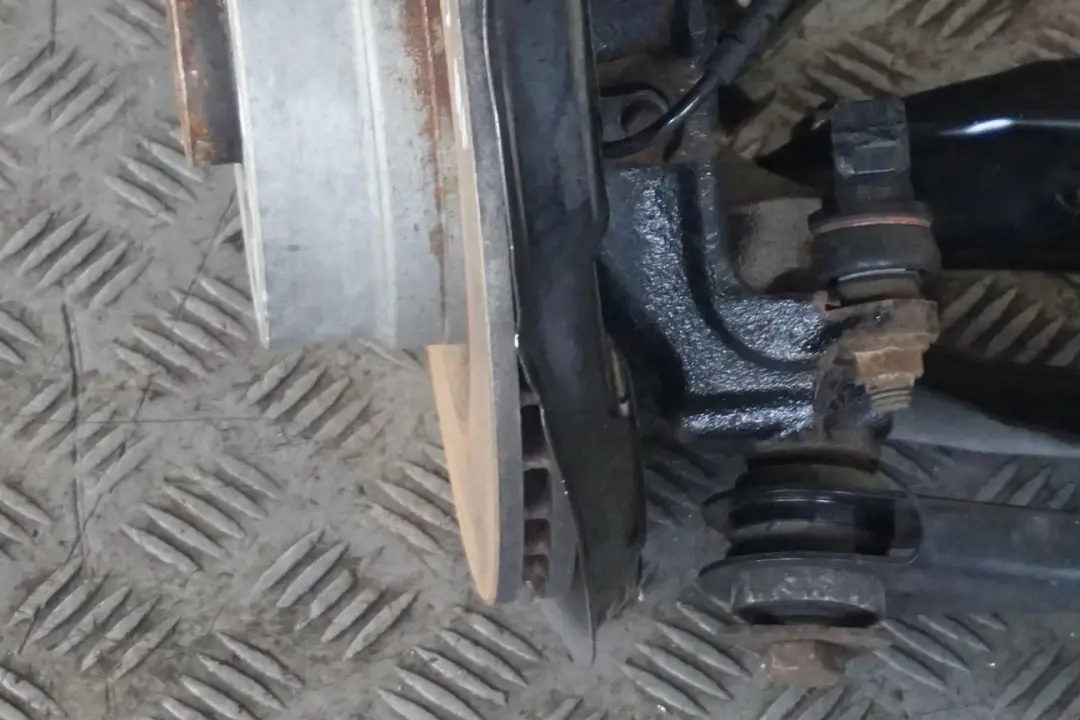 N47N 163 hp Rear Left N/S Suspension Leg Brake Caliper Disc to BMW 3 F30 320d ed with Part number 6792521 BMW 3 F30 320d ed N47N 163 hp Rear Left N/S Suspension Leg Brake Caliper Disc - SKU 6792521-1 - Part number 6792521