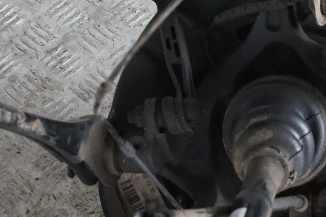 BMW F30 320d N47N 184 KM Noga Zwrotnica Zawias Piasta Wahacz Lewy Tył - SKU 6792521-3 - Numer Części 6792521