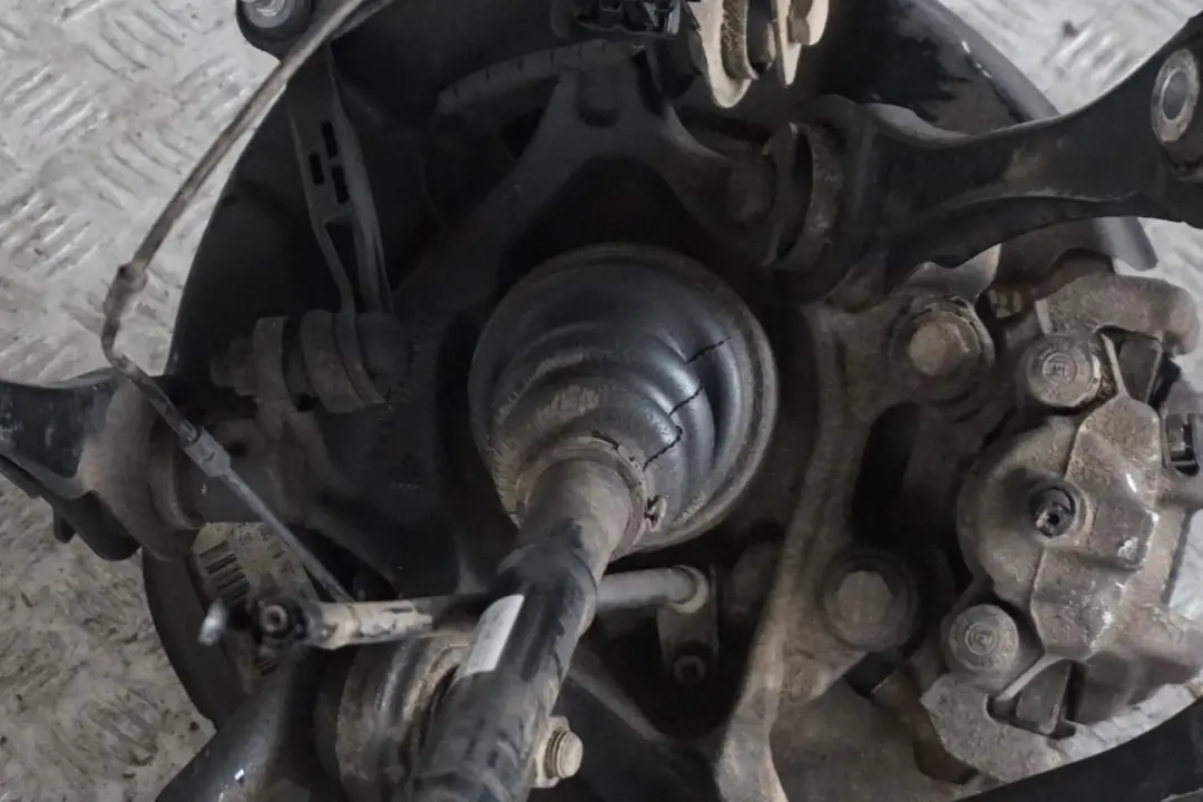 BMW F30 320d N47N 184 KM Noga Zwrotnica Zawias Piasta Wahacz Lewy Tył - SKU 6792521-3 - Numer Części 6792521