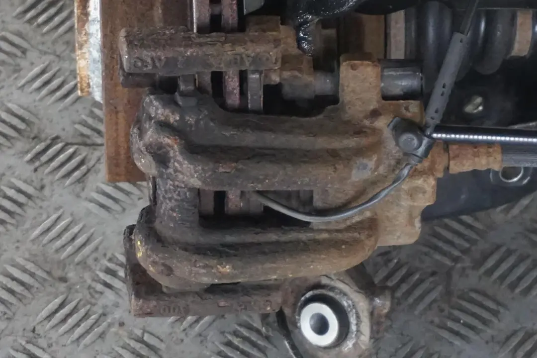 BMW F30 318d N47N 143 cv Trasera Derecha Suspension Pata Freno Pinza Disco - SKU 6792522 - Número de pieza 6792522