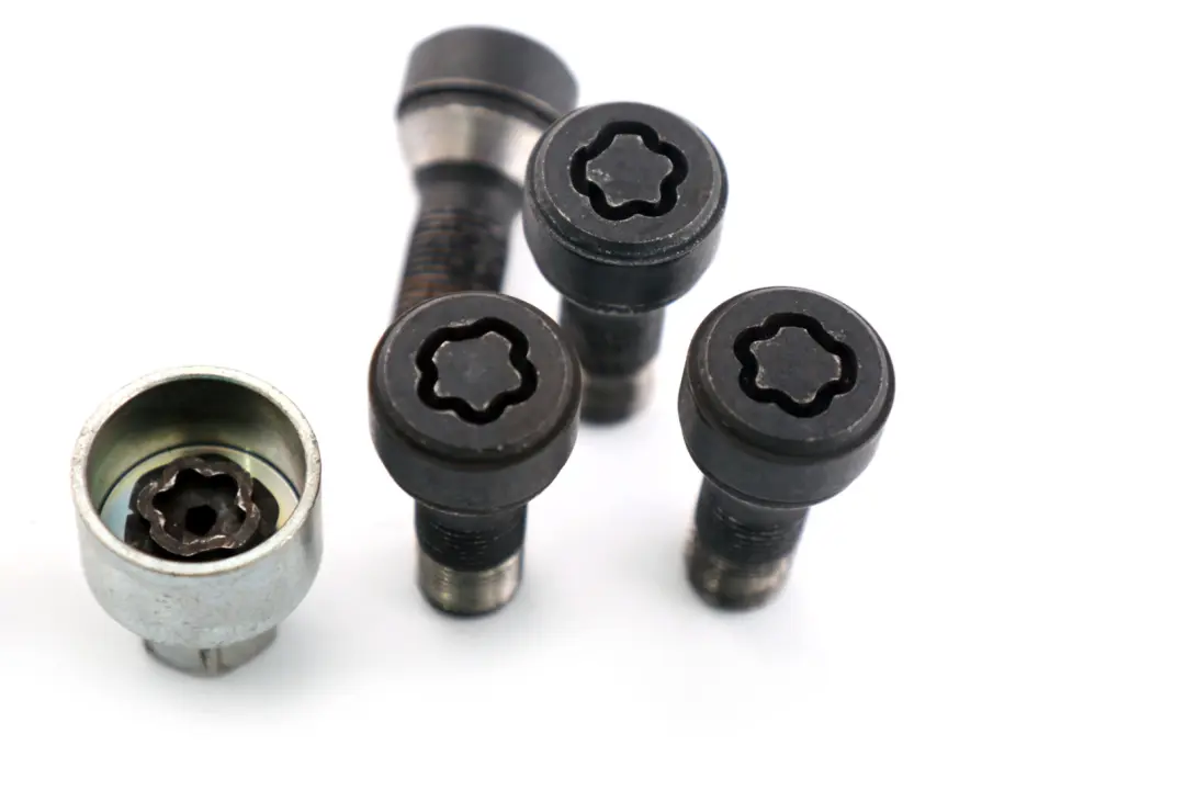 Juego Perno de Rueda De Bloqueo Tuerca De Seguridad para BMW F10 F11 F20 F21 F30 con número de pieza 6792851 BMW F10 F11 F20 F21 F30 Juego Perno de Rueda De Bloqueo Tuerca De Seguridad - SKU 6792851 - Número de pieza 6792851