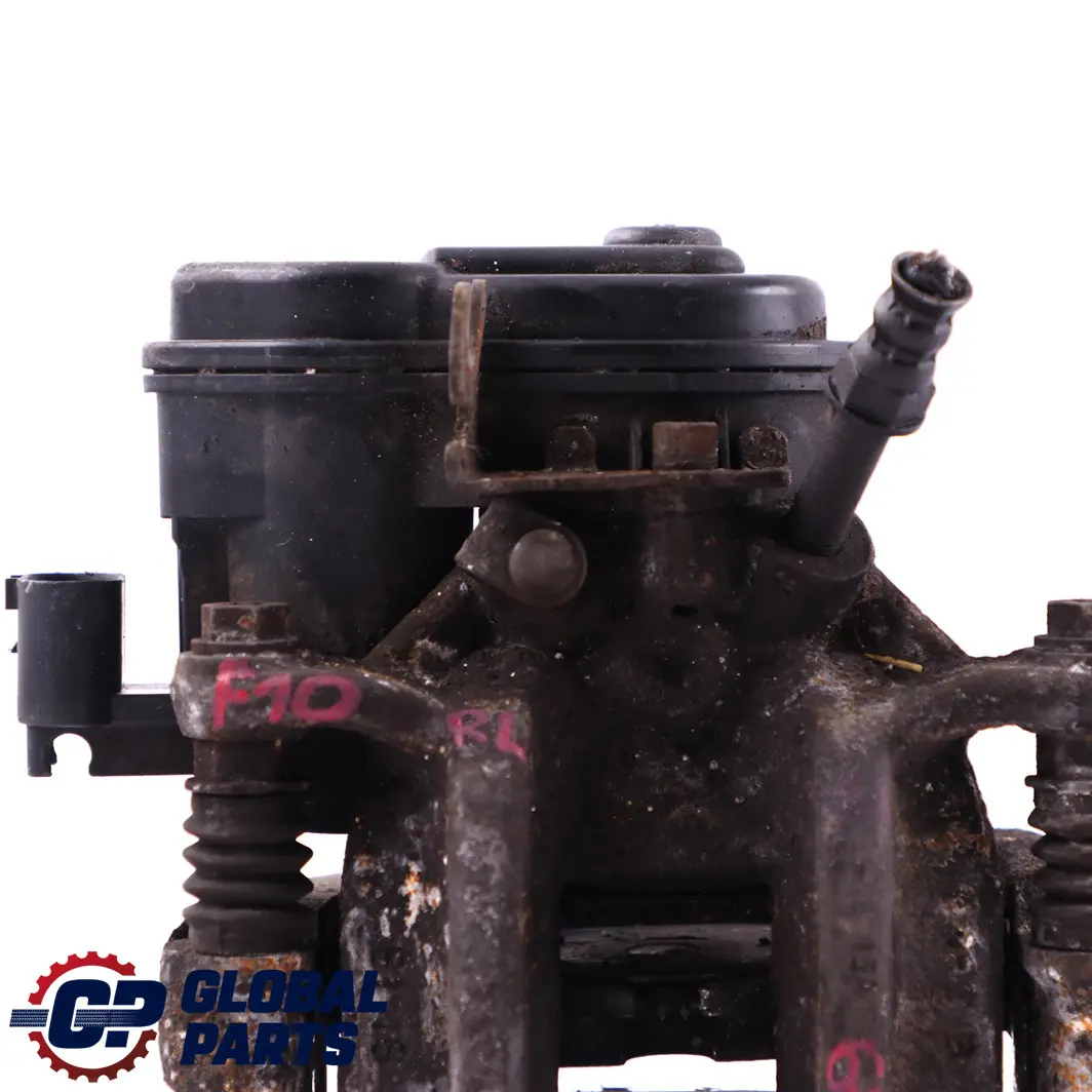 Trasera Izquierda Porta Pinza Freno El?ctrico 44/20 para BMW F10 F11 con número de pieza 6793042 BMW F10 F11 Trasera Izquierda Porta Pinza Freno El?ctrico 44/20 - SKU 6793041 - Número de pieza 6793042