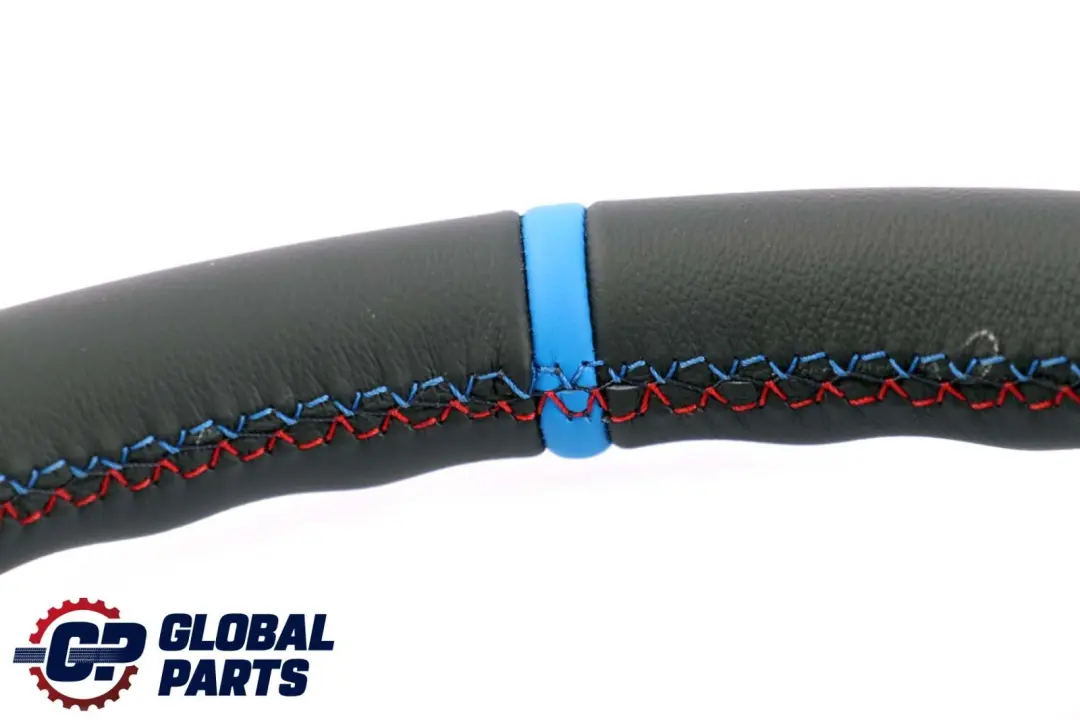 NUOVA Pelle Volante M-Sport Look M-Tricolori Fili per BMW E81 E82 E87 E90 E91 E92 con numero di parte 6795570 BMW E81 E82 E87 E90 E91 E92 NUOVA Pelle Volante M-Sport Look M-Tricolori Fili - SKU 6795570-15 - Numero di parte 6795570