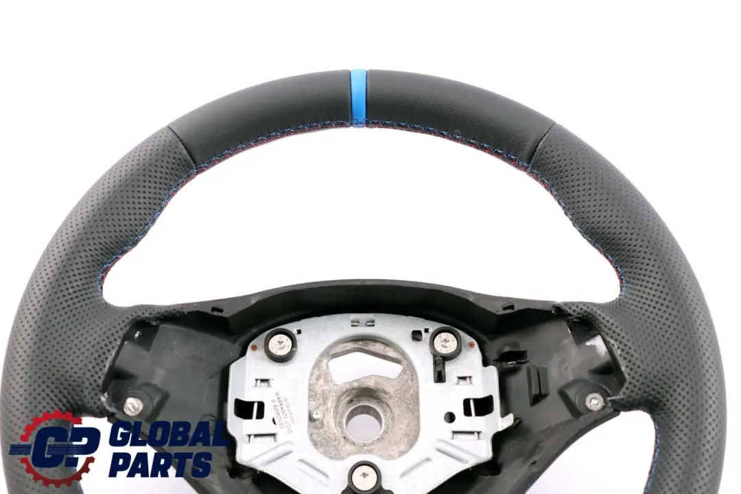 NUOVA Pelle Volante M-Sport Look M-Tricolori Fili per BMW E81 E82 E87 E90 E91 E92 con numero di parte 6795570 BMW E81 E82 E87 E90 E91 E92 NUOVA Pelle Volante M-Sport Look M-Tricolori Fili - SKU 6795570-15 - Numero di parte 6795570