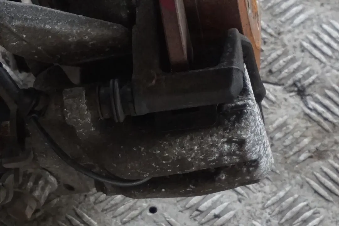 N47N Rear Right O/S Leg Brake Disc Suspension Hub to Mini R55 Clubman D with Part number 6795660 Mini R55 Clubman D N47N Rear Right O/S Leg Brake Disc Suspension Hub - SKU 6795660-3 - Part number 6795660