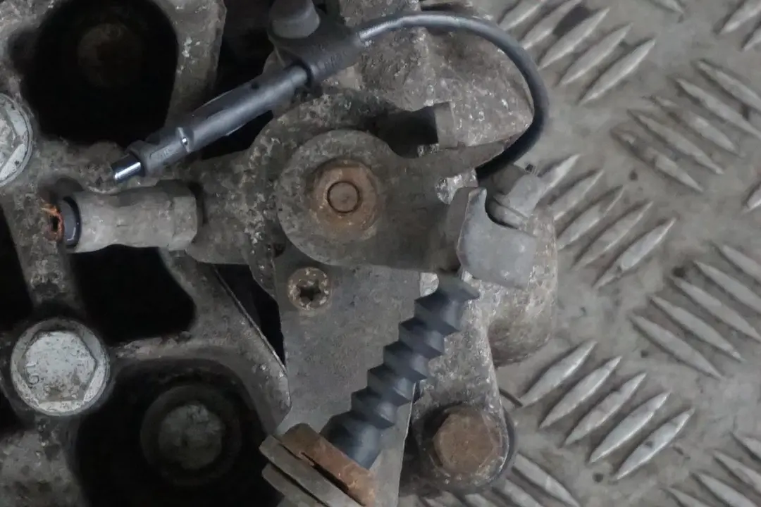 Längslenker Bremsscheibe Hinten Rechts für Mini R57 Cabrio Cooper S N18 mit Teilenummer 6795660 Mini R57 Cabrio Cooper S N18 Längslenker Bremsscheibe Hinten Rechts - SKU 6795660 - Teilenummer 6795660