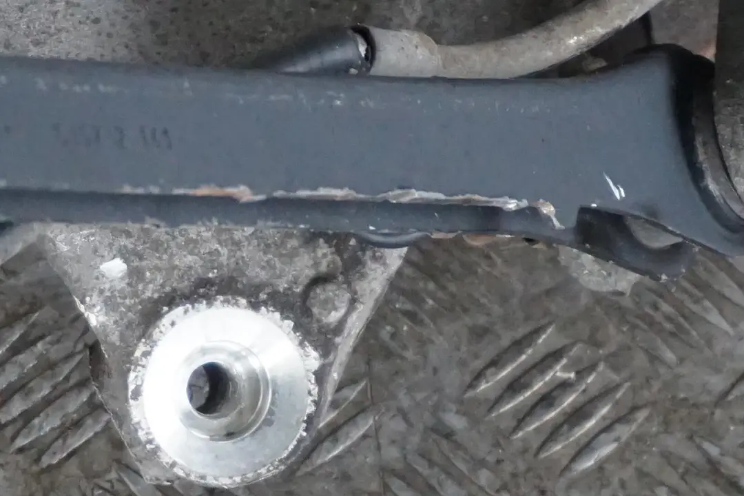 Wahacz Zwrotnica Prawy Tył do MINI Cabrio R56 S N18 o numerze 6795660 MINI Cabrio R56 S N18 Wahacz Zwrotnica Prawy Tył - SKU 6795660 - Numer Części 6795660