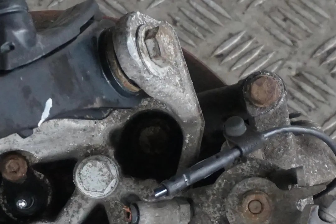 Längslenker Bremsscheibe Hinten Rechts für Mini R57 Cabrio Cooper S N18 mit Teilenummer 6795660 Mini R57 Cabrio Cooper S N18 Längslenker Bremsscheibe Hinten Rechts - SKU 6795660 - Teilenummer 6795660