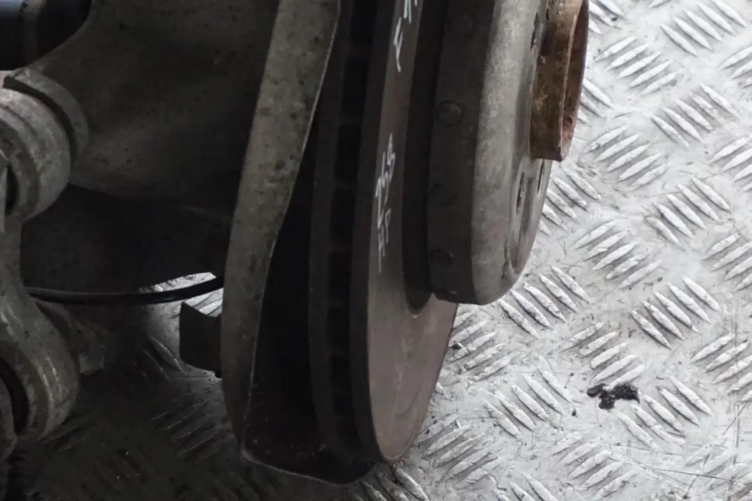 N57N Rear Left N/S Leg Suspension Axle Brake Disc Hub Set to BMW 5 F11 Touring 530d with Part number 6796099 BMW 5 F11 Touring 530d N57N Rear Left N/S Leg Suspension Axle Brake Disc Hub Set - SKU 6796099-1 - Part number 6796099