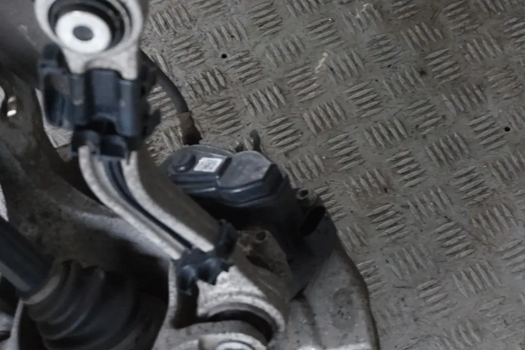 BMW 5 F11 Touring 530d N57N Rear Left N/S Leg Suspension Axle Brake Disc Hub Set - SKU 6796099-1 - Part number 6796099