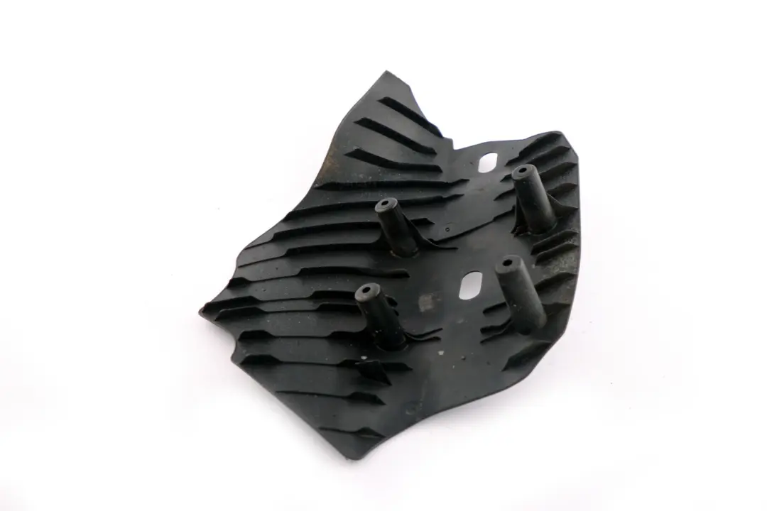 Osłona Wahacza Podwozia Lewy Tył do BMW F20 F21 F30 o numerze 6796137 BMW F20 F21 F30 Osłona Wahacza Podwozia Lewy Tył - SKU 6796137 - Numer Części 6796137